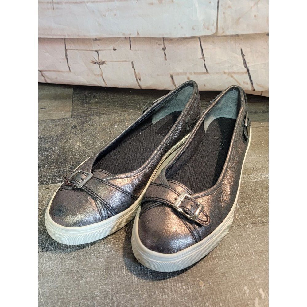 Nine West Gizzi style women's 6 1/2‎ shoe buckle